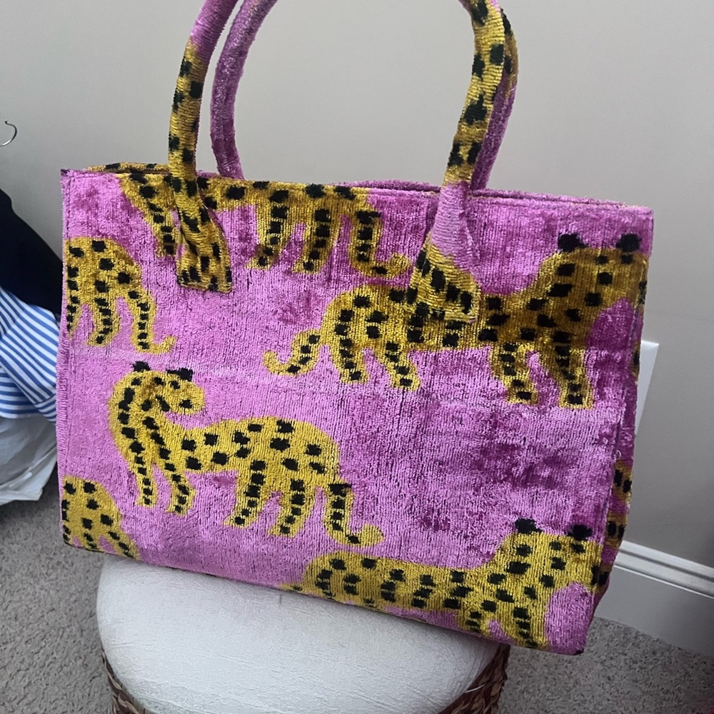 NEW Beautiful BALDIZ Pink Leopard Print Tote Bag